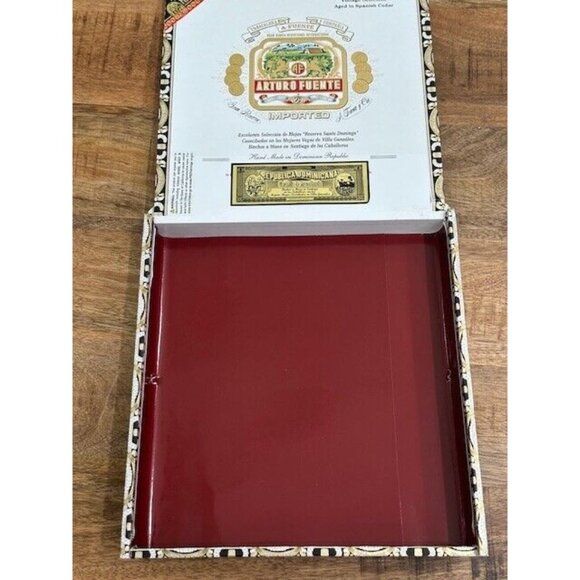 Arturo Fuente white gold 20 Chateau 9 3/8 x 9 3/4 x 1 3/8 Empty cigar box Craft - Picture 4 of 9
